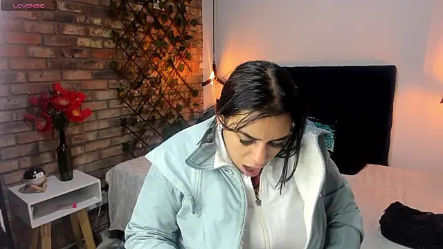 Lia Blake  online show from February 24, 2026, 12:36 pm