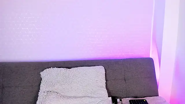 missweetpeach online show from November 27, 2025, 9:06 pm