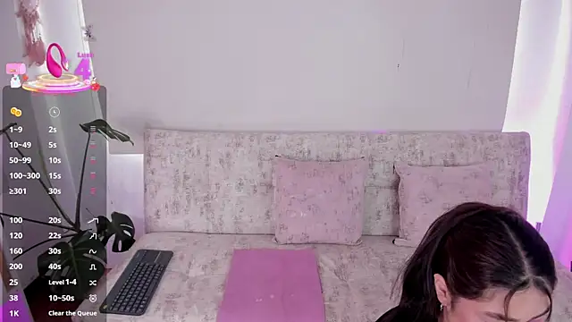 Snapshot of missweetpeach chatting on June 25, 2026, 9:30 pm missweetpeach online show from June 25, 2026, 9:30 pm