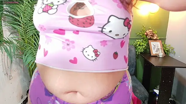 Snapshot of sweety_smilee chatting on February 21, 2026, 7:37 pm sweety smilee online show from February 21, 2026, 7:37 pm