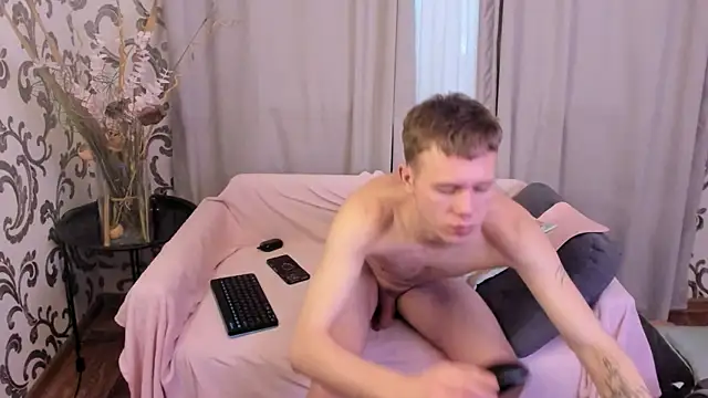 Snapshot of SherlockMax chatting on December 14, 2025, 6:19 am SherlockMax online show from December 14, 2025, 6:19 am