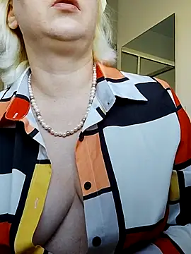 Snapshot of VikaKing chatting on November 22, 2025, 10:47 am VikaKing online show from November 22, 2025, 10:47 am