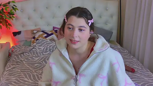 Queen Michelle  online show from April 23, 2026, 10:56 pm