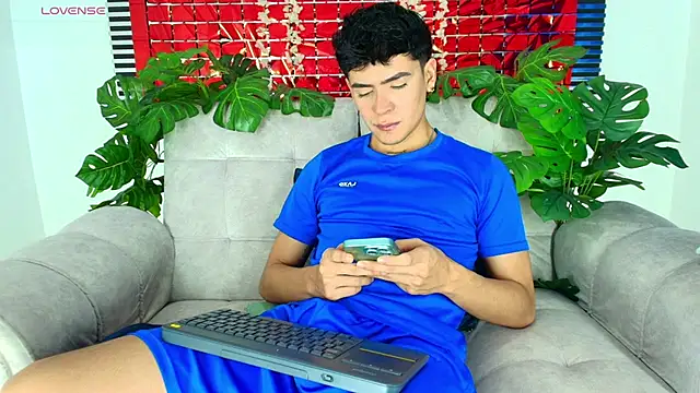 CamiiGuzmanX online show from February 21, 2026, 9:38 pm