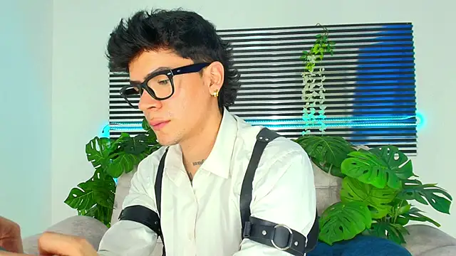 CamiiGuzmanX online show from March 5, 2026, 10:17 pm