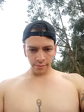 Snapshot of Thomasjons_ chatting on November 24, 2025, 3:45 pm Thomasjons online show from November 24, 2025, 3:45 pm