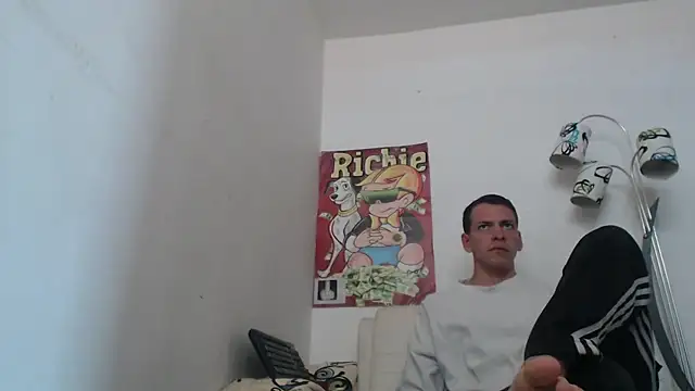 Snapshot of Thomasjons_ chatting on December 2, 2025, 6:25 pm Thomasjons online show from December 2, 2025, 6:25 pm