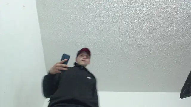 Snapshot of Thomasjons_ chatting on December 3, 2025, 6:32 am Thomasjons online show from December 3, 2025, 6:32 am