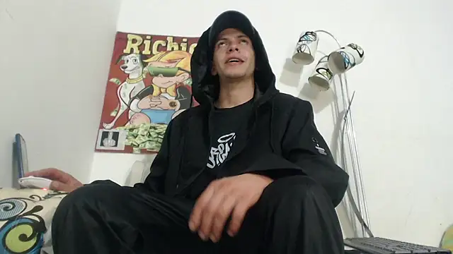 Snapshot of Thomasjons_ chatting on December 17, 2025, 3:45 am Thomasjons online show from December 17, 2025, 3:45 am