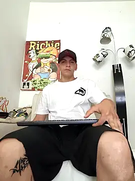 Thomasjons  online show from February 13, 2026, 6:37 pm