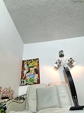 Thomasjons  online show from February 16, 2026, 4:19 am