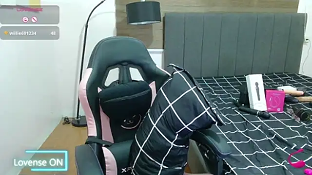 cumwetmebaby online show from May 2, 2026, 1:38 pm