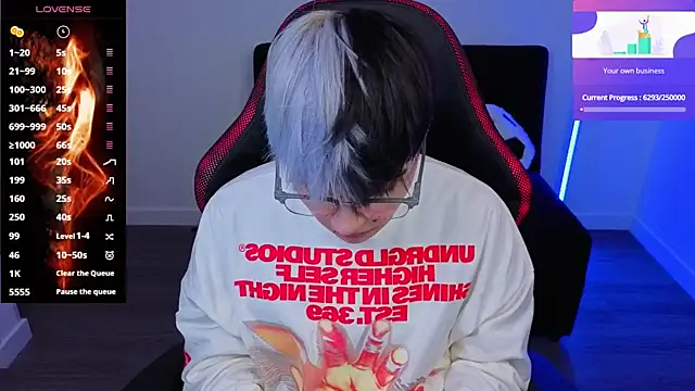 imlaiaaa online show from November 18, 2025, 1:11 am