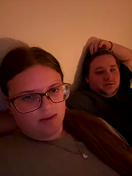 Snapshot of CurvyPaar2 chatting on September 12, 2025, 7:47 pm CurvyPaar2 online show from September 12, 2025, 7:47 pm