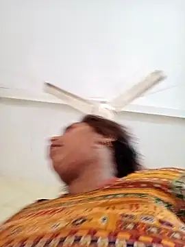 Snapshot of Hot_crety chatting on October 30, 2025, 4:36 am Hot crety online show from October 30, 2025, 4:36 am