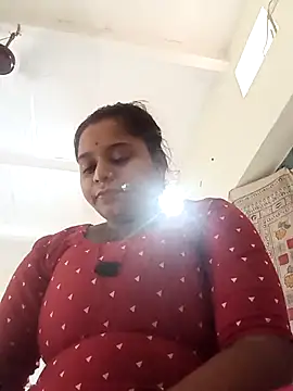 Snapshot of Hot_crety chatting on June 30, 2026, 5:52 am Hot crety online show from June 30, 2026, 5:52 am