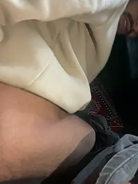 lyath3245 online show from April 7, 2026, 11:32 am