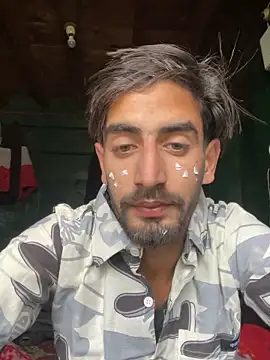 lyath3245 online show from April 20, 2026, 11:24 am