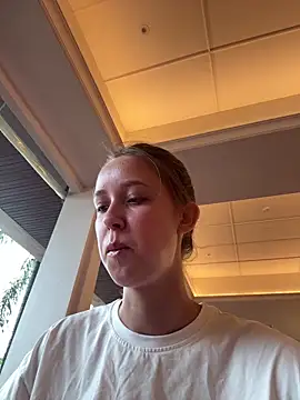 ElliRose online show from October 22, 2025, 1:39 am