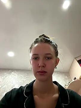 ElliRose online show from October 27, 2025, 5:33 am