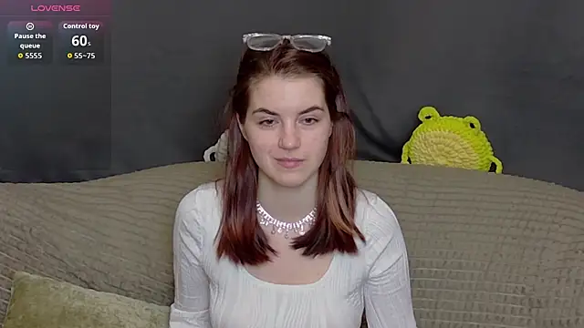 Snapshot of ElzaBlis chatting on November 15, 2025, 2:57 pm ElzaBlis online show from November 15, 2025, 2:57 pm