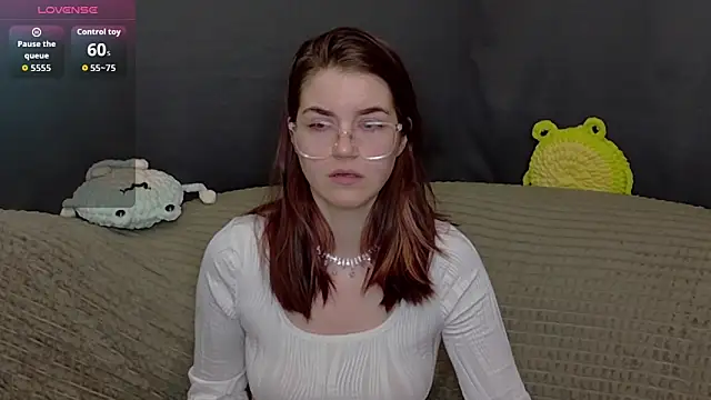 Snapshot of ElzaBlis chatting on December 1, 2025, 3:06 pm ElzaBlis online show from December 1, 2025, 3:06 pm