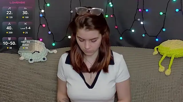 Snapshot of ElzaBlis chatting on December 17, 2025, 2:45 pm ElzaBlis online show from December 17, 2025, 2:45 pm