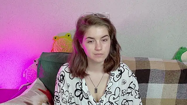 ElzaBlis online show from May 13, 2026, 1:19 pm