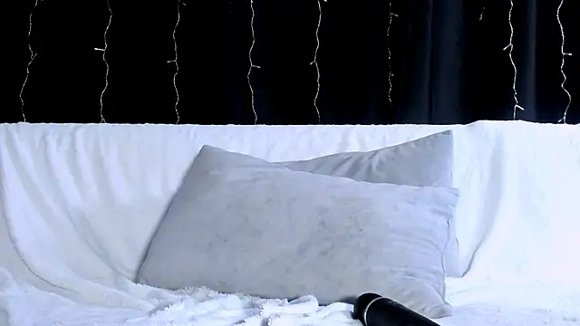 Eva Re online show from March 25, 2026, 6:19 am