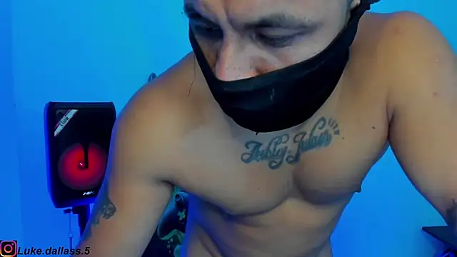 zeus 7777 online show from November 30, 2025, 12:09 pm