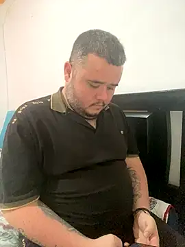 Snapshot of Chimbo-1996 chatting on October 21, 2025, 9:04 pm Chimbo-1996 online show from October 21, 2025, 9:04 pm