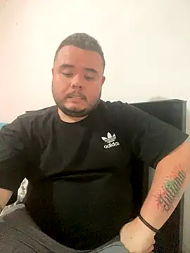 Snapshot of Chimbo-1996 chatting on October 22, 2025, 9:47 pm Chimbo-1996 online show from October 22, 2025, 9:47 pm