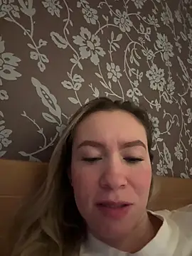 Snapshot of BritgetPsychol chatting on December 14, 2025, 11:20 pm BritgetPsychol online show from December 14, 2025, 11:20 pm