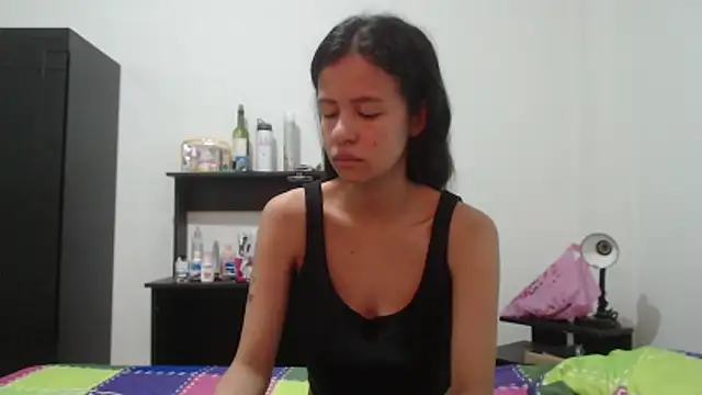Snapshot of nathaly_jones_ chatting on May 13, 2026, 12:13 pm nathaly jones online show from May 13, 2026, 12:13 pm