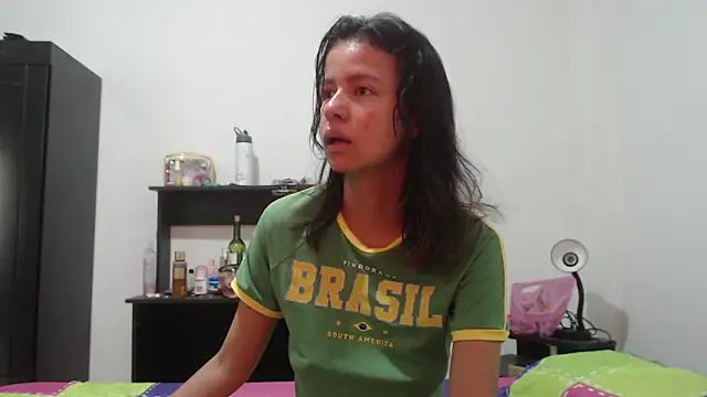 Snapshot of nathaly_jones_ chatting on May 18, 2026, 12:22 pm nathaly jones online show from May 18, 2026, 12:22 pm