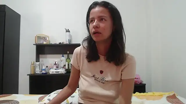 Snapshot of nathaly_jones_ chatting on May 24, 2026, 12:32 pm nathaly jones online show from May 24, 2026, 12:32 pm