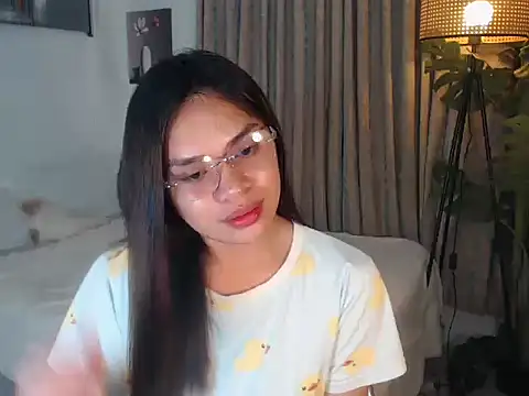 Snapshot of Luckystarxx chatting on March 31, 2026, 5:35 pm Luckystarxx online show from March 31, 2026, 5:35 pm