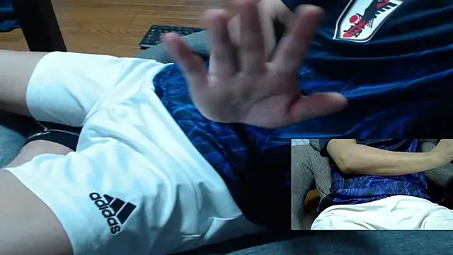 Snapshot of Yasu2000 chatting on April 5, 2026, 12:41 am Yasu2000 online show from April 5, 2026, 12:41 am