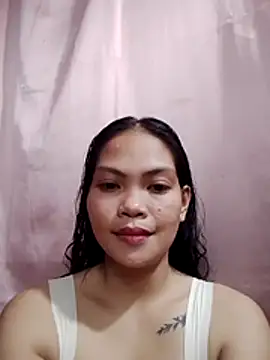 Snapshot of missluvv chatting on December 2, 2025, 2:17 am missluvv online show from December 2, 2025, 2:17 am