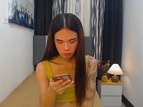 Snapshot of Colette_Thompson chatting on April 22, 2026, 12:50 pm Colette Thompson online show from April 22, 2026, 12:50 pm