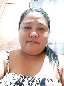 Perfect smile01 online show from April 19, 2026, 1:21 pm