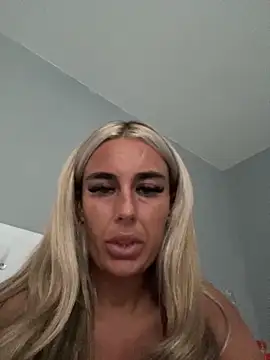 Snapshot of EllieMaeBaby chatting on September 18, 2025, 5:37 pm EllieMaeBaby online show from September 18, 2025, 5:37 pm