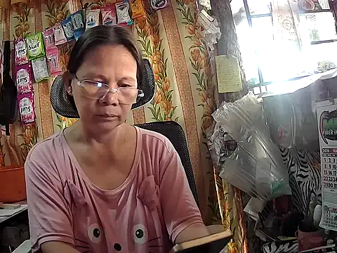 Hotzoey16 online show from April 22, 2026, 10:22 pm