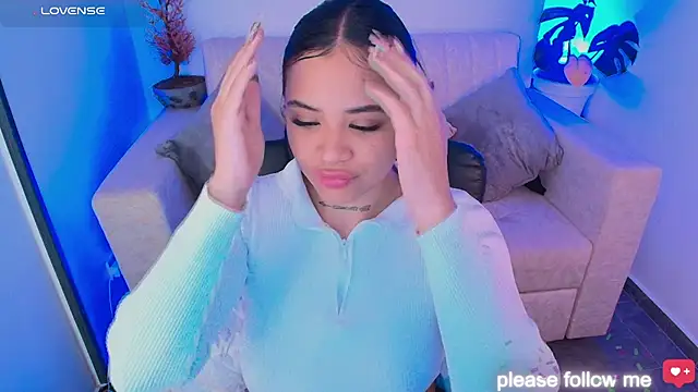 nicemiiaa7  online show from February 16, 2026, 2:29 am