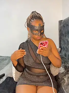 Snapshot of wellbuiltDiosa chatting on November 13, 2025, 9:14 pm wellbuiltDiosa online show from November 13, 2025, 9:14 pm