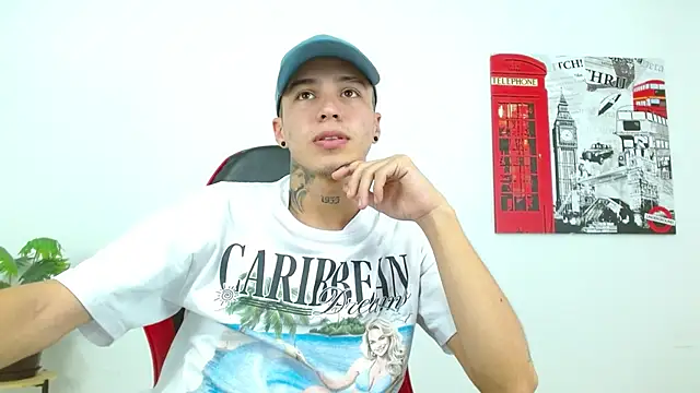 Cumandres18 online show from May 20, 2026, 3:29 pm