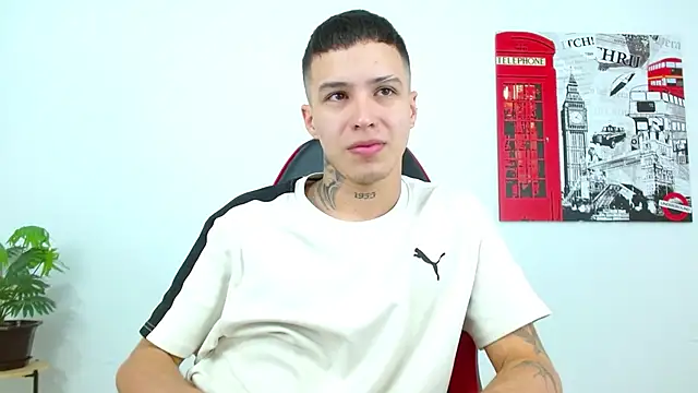Cumandres18 online show from May 30, 2026, 3:20 pm
