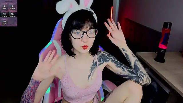 Snapshot of HazelTompson chatting on April 9, 2026, 12:21 pm HazelTompson online show from April 9, 2026, 12:21 pm