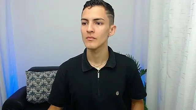 Matiius18 online show from October 25, 2025, 2:02 pm