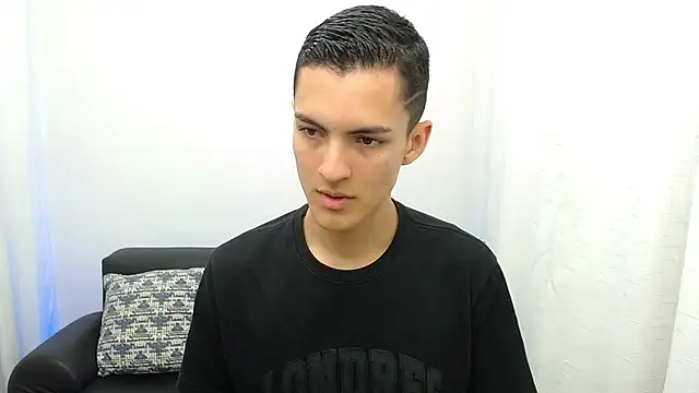 Matiius18 online show from November 1, 2025, 1:57 pm